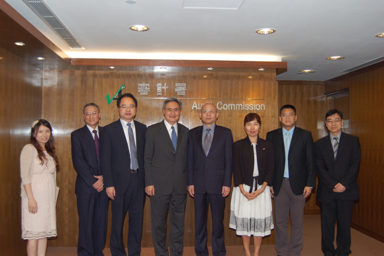 Group photo with the delegation