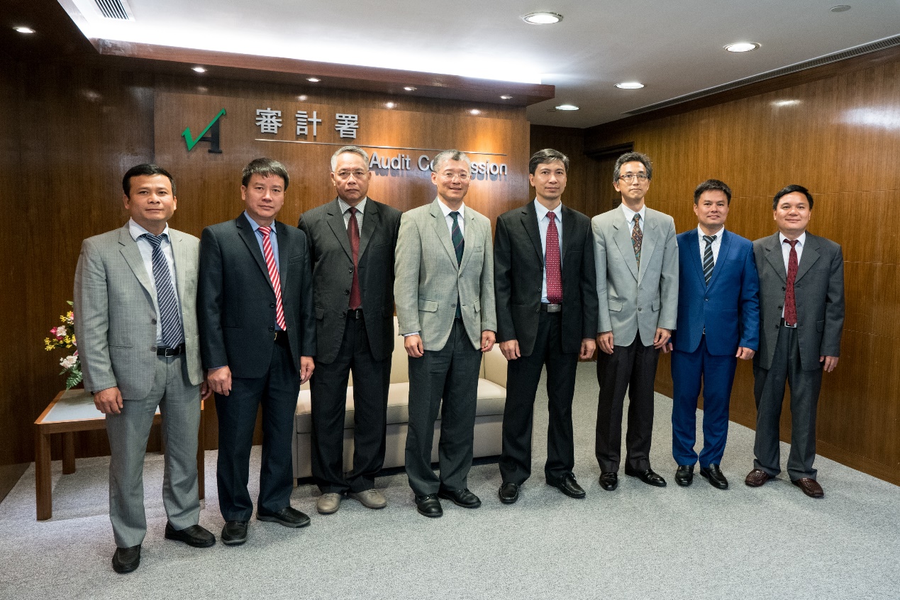 Group photograph with the delegation