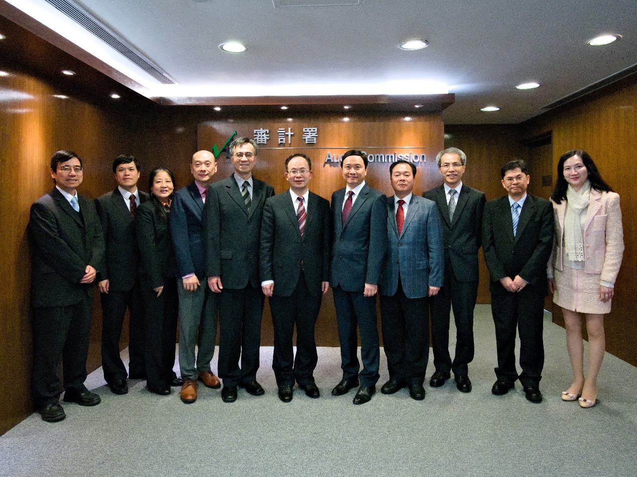 Group photo with the delegation