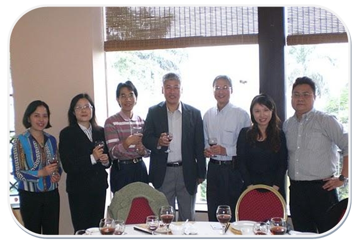 Lunch with Mr Cai Wenfeng (centre), Director and Ms Wu Yuan (far left), Deputy Director, of the Coordination Department of the LOCPG