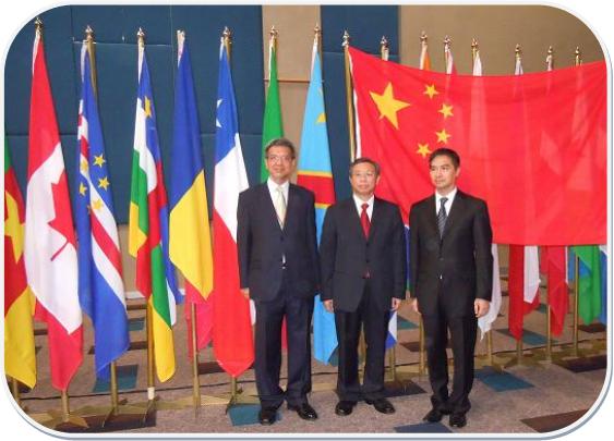 Benjamin Tang, Director of Audit, Liu Jiayi, Auditor General of the CNAO (centre) and Ho Veng On, Commissioner of Audit of Macao Special Administrative Region (right)